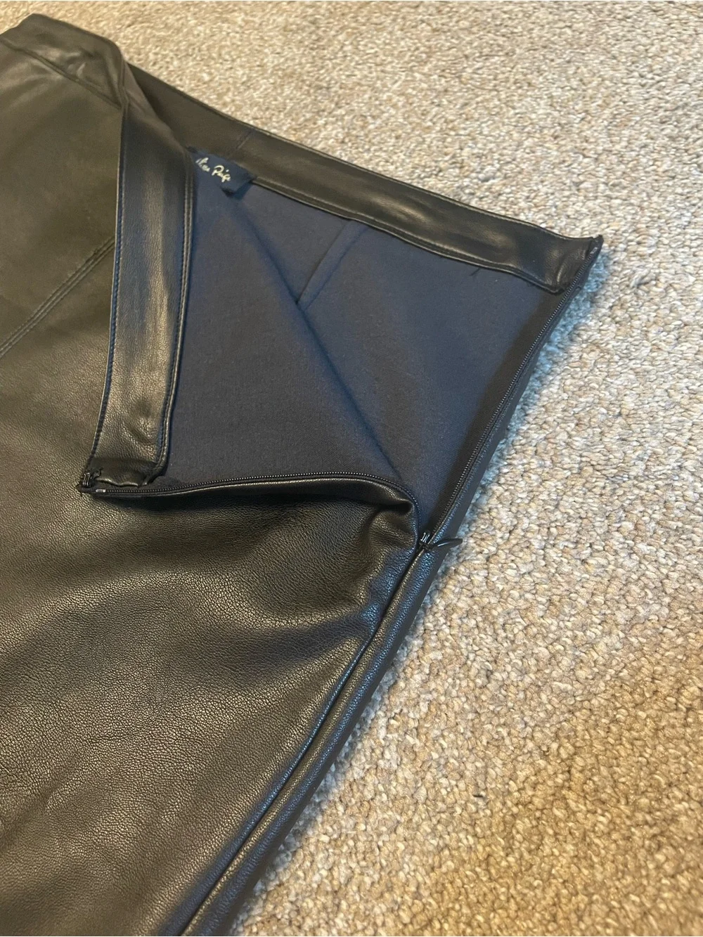 Melissa Paige Black Faux Leather A-Line  Midi Skirt Size 6